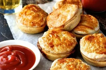 Mini Aussie-Style Beef & Gravy